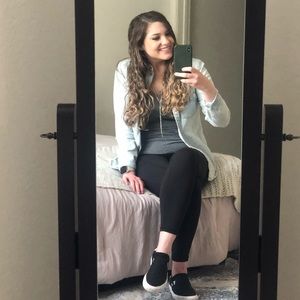 Meet your Posher, Olivia